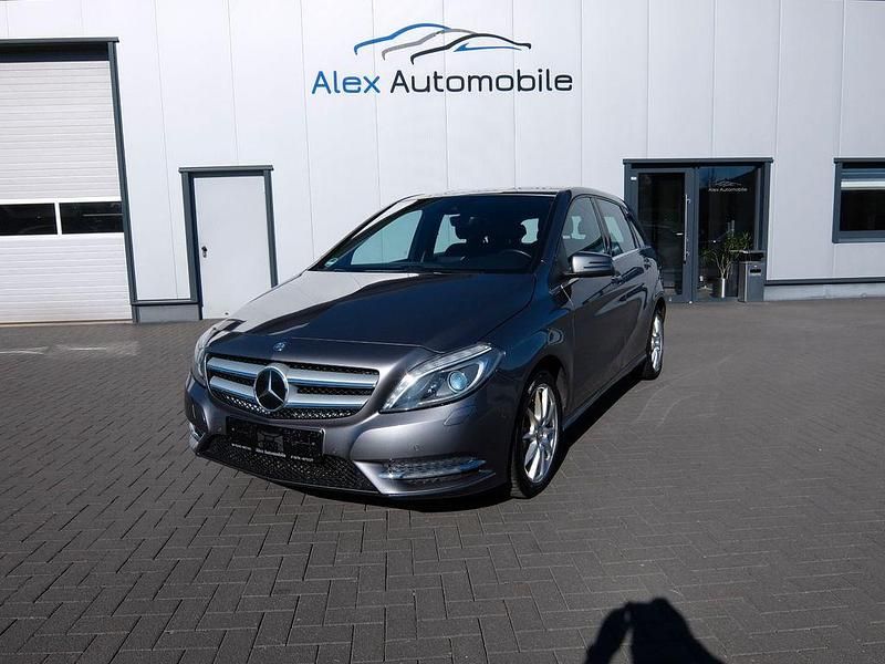Gebraucht Mercedes B220 170 PS (125 kW) 2014 Grau Van / Kleinbus