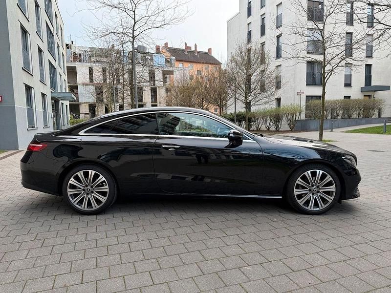 Second-hand Mercedes E200 184 CP (135 kW) 2018 Negru Coupe
