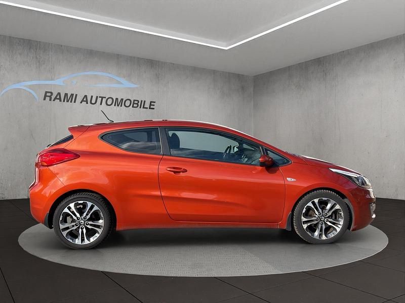 Gebraucht Kia ProCeed 135 PS (99 kW) 2013 Orange Kleinwagen