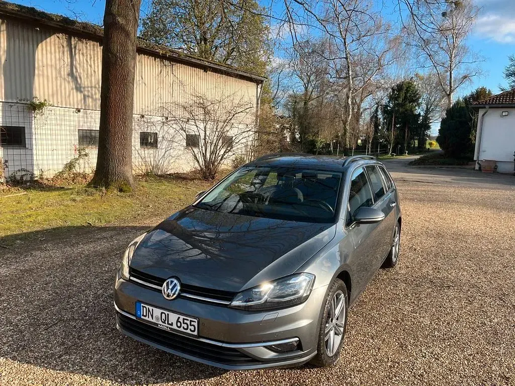 Gebraucht VW Golf VII Trendline 116 PS (85 kW) 2018 Grau Kombi