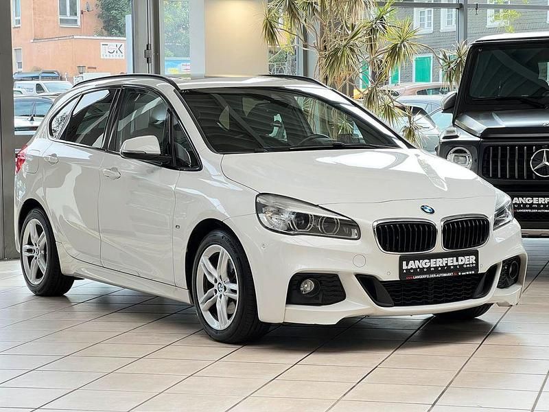 Alpinweiss iii Gebraucht 2016 BMW 220 M Sport Kombi | 17.999 € (Fairer Preis) - Bild 1/4
