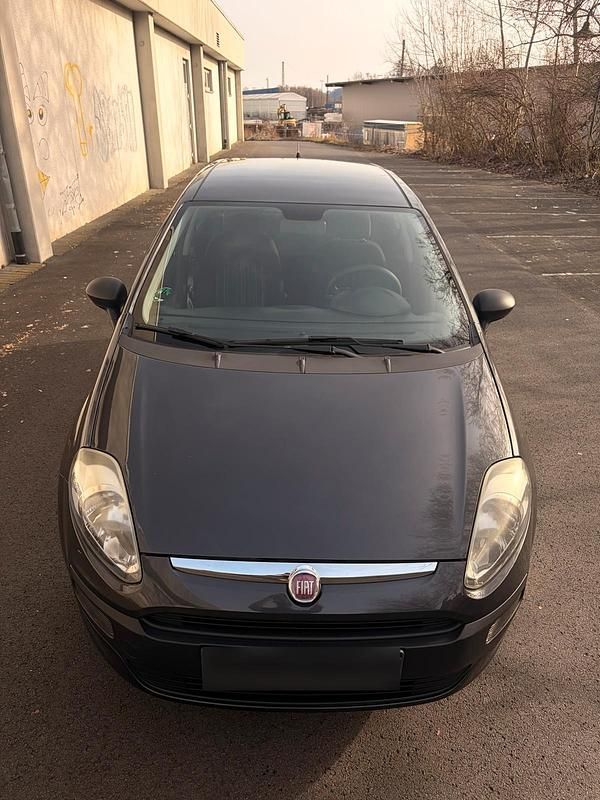 Gebraucht Fiat Punto 86 PS (63 kW) 2012 Grau Kleinwagen