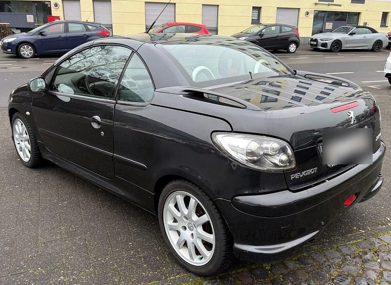 Gebraucht Peugeot 206 CC 109 PS (80 kW) 2003 Schwarz Cabrio