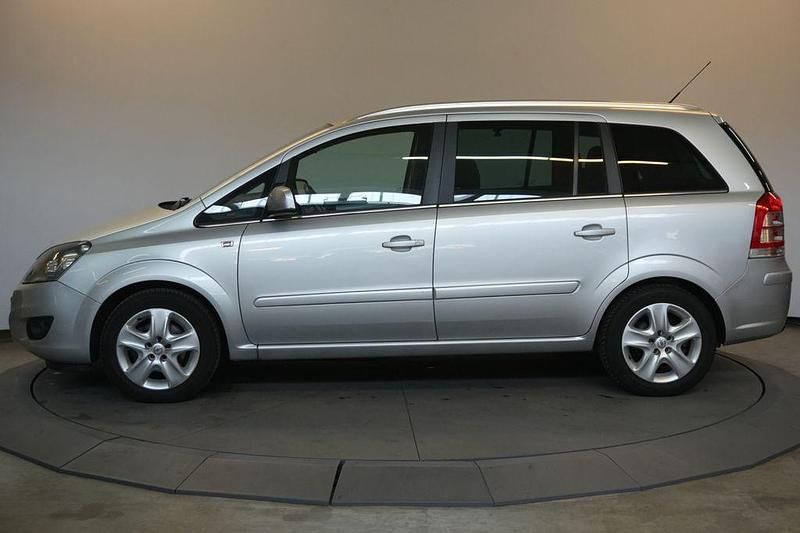 Gebraucht Opel Zafira Design Edition 116 PS (85 kW) 2011 Silber Van / Kleinbus