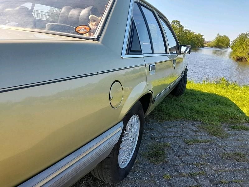 Gebraucht Opel Rekord S 100 PS (73 kW) 1983 Grün Limousine