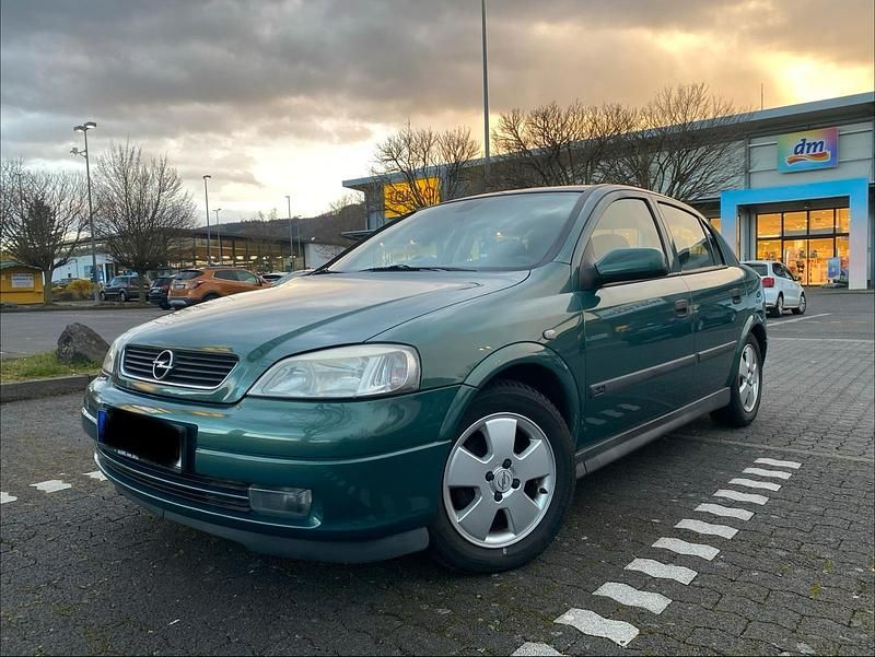 Gebraucht Opel Astra 101 PS (74 kW) 2002 Grün Kleinwagen