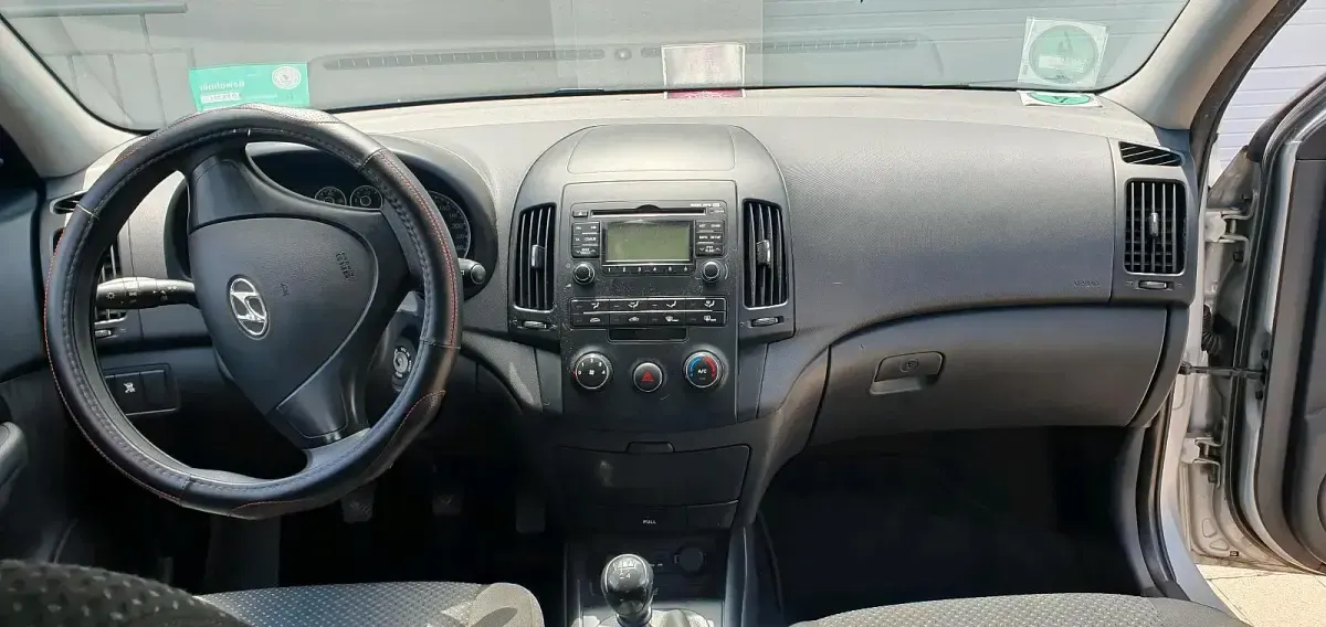 Gebraucht Hyundai i30 109 PS (80 kW) 2010 Silber Kombi