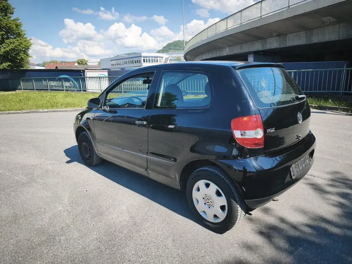 Gebraucht VW Fox 55 PS (40 kW) 2007 Schwarz Kleinwagen