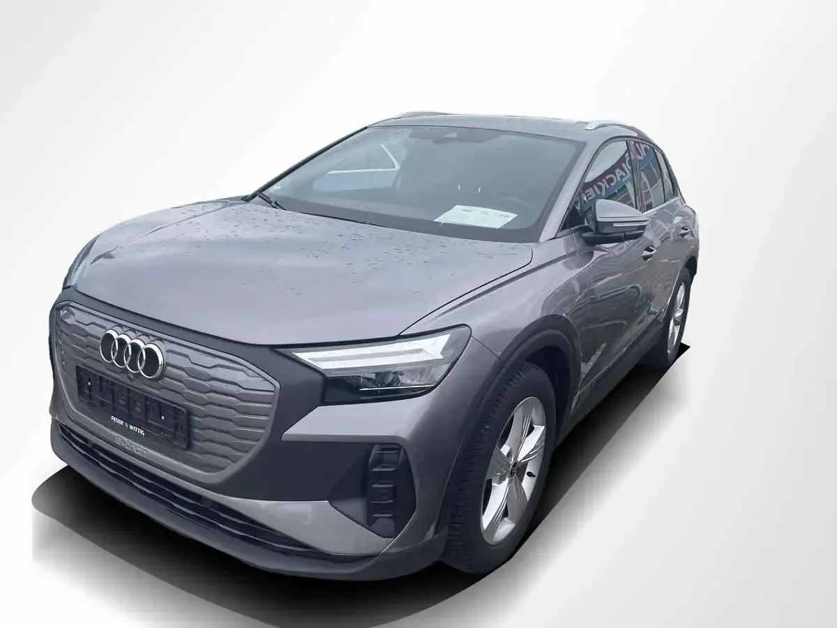 Gebraucht Audi Q4 e-tron Basis 125 kW (170 PS) 2023 Taifungraumetallic SUV