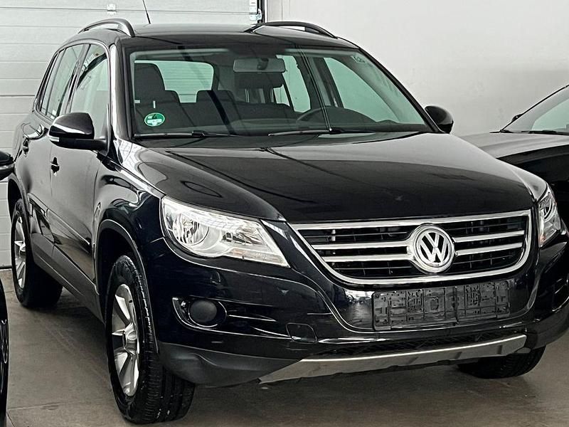 Schwarz Gebraucht 2011 VW Tiguan Sportline SUV | 7.999 € (Superpreis) - Bild 1/4