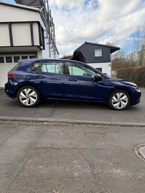 Gebraucht VW Golf VII Style 150 PS (110 kW) 2020 Blau Limousine