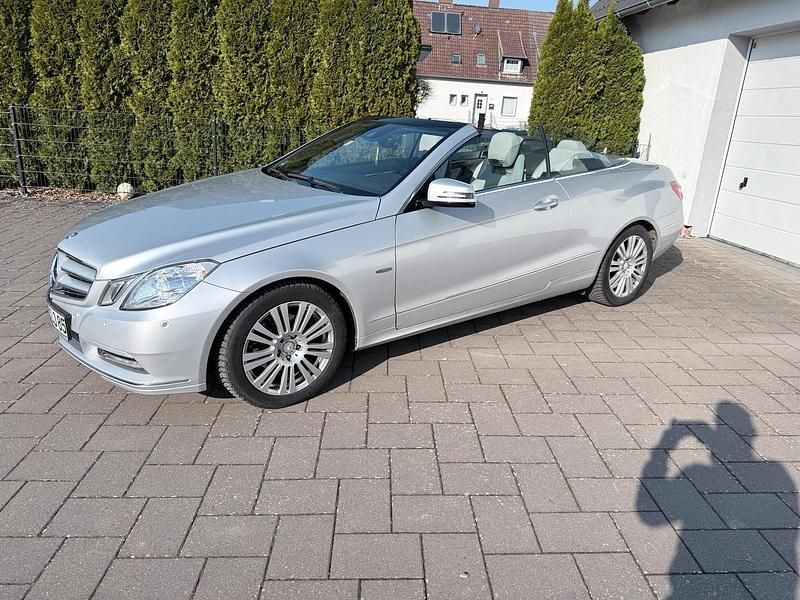 Gebraucht Mercedes E220 170 PS (125 kW) 2012 Silber Cabrio