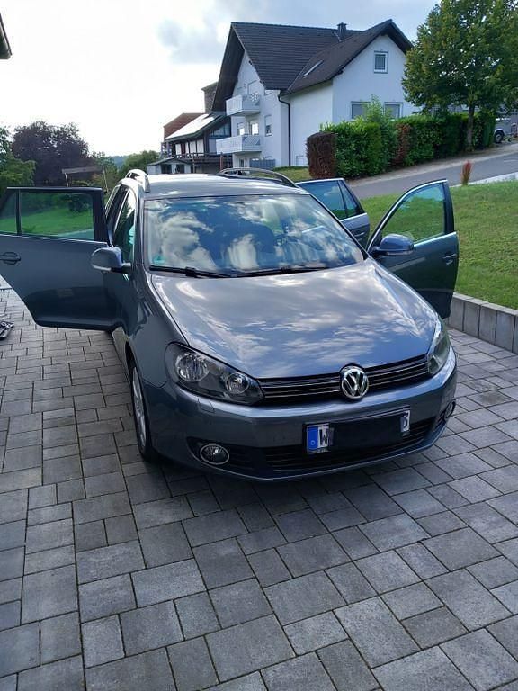 Grau Gebraucht 2011 VW Golf VI Exclusive Kombi | 6.200 € (Etwas zu teuer) - Bild 1/4