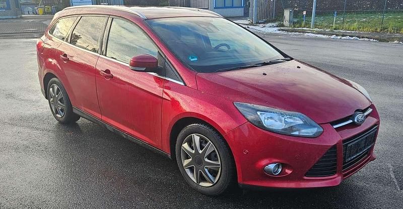 Candyrot metallic Gebraucht 2014 Ford Focus Titanium Kombi | 3.200 € (Fairer Preis) - Bild 1/4