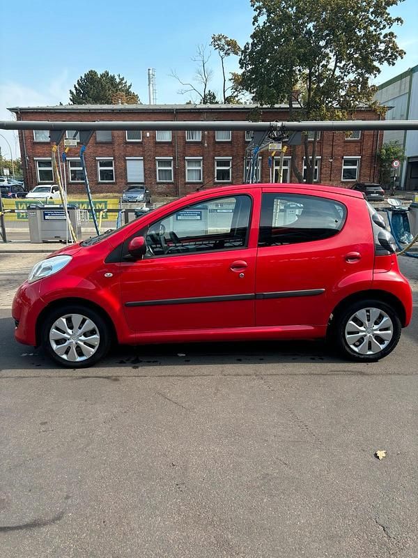 Gebraucht Citroën C1 68 PS (50 kW) 2011 Rot Kleinwagen