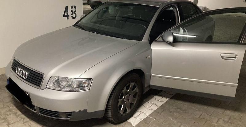 Silber Gebraucht 2001 Audi A4 Limousine | 2.750 € (Fairer Preis) - Bild 1/4