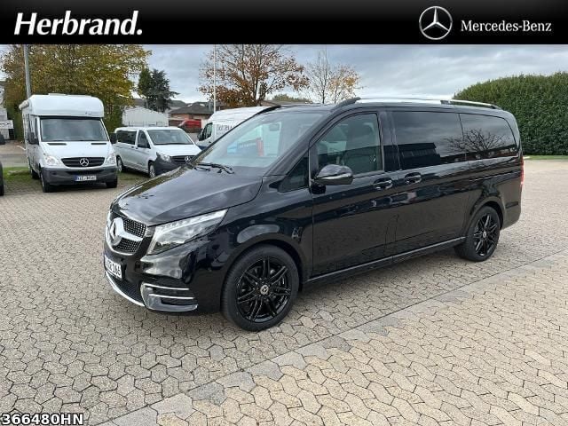 Schwarz Gebraucht 2023 Mercedes V300 Edition Van / Kleinbus | 76.505 € - Bild 1/4