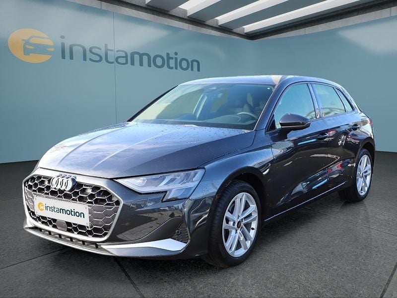 Grau Gebraucht 2025 Audi A3 Sportback Kleinwagen | 29.599 € (Superpreis) - Bild 1/4