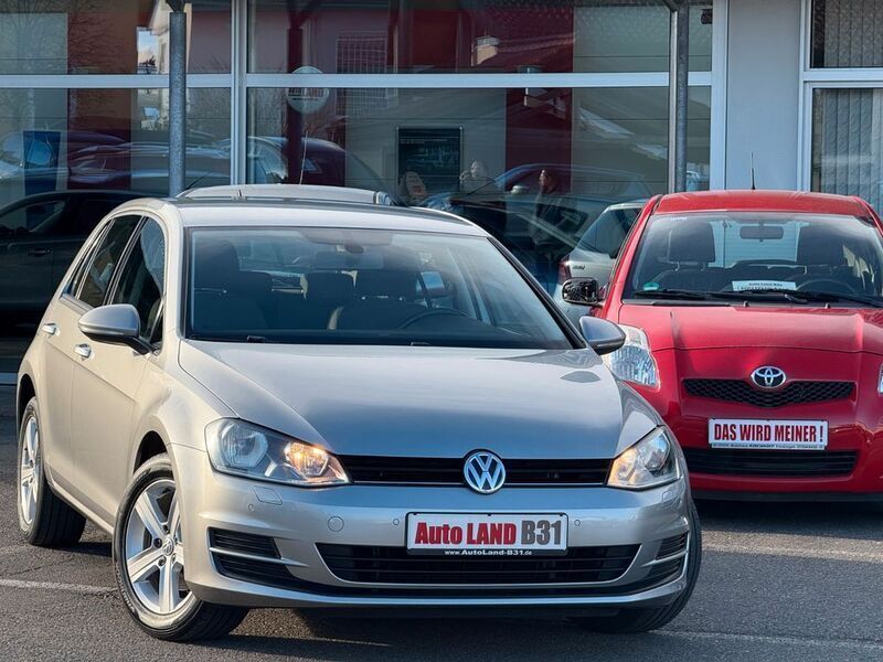 Silber Gebraucht 2013 VW Golf VII Comfortline Limousine | 9.889 € (Etwas zu teuer) - Bild 1/4
