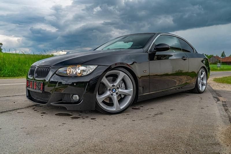 Schwarz Gebraucht 2007 BMW 330 Cabriolet M Sport Cabrio | 9.498 € (Fairer Preis) - Bild 1/4