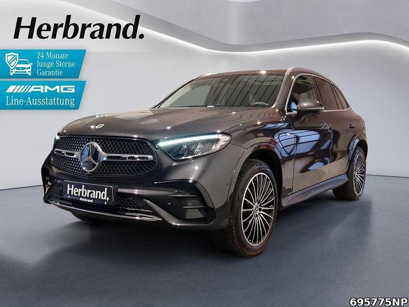 Grau Gebraucht 2025 Mercedes GLC300e AMG SUV | 63.790 € (Fairer Preis) - Bild 1/4