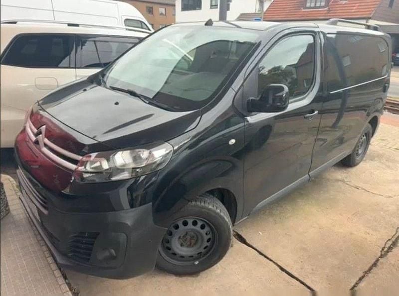 Schwarz Gebraucht 2016 Citroën Jumpy Business Class Van / Kleinbus | 9.950 € (Fairer Preis) - Bild 1/4