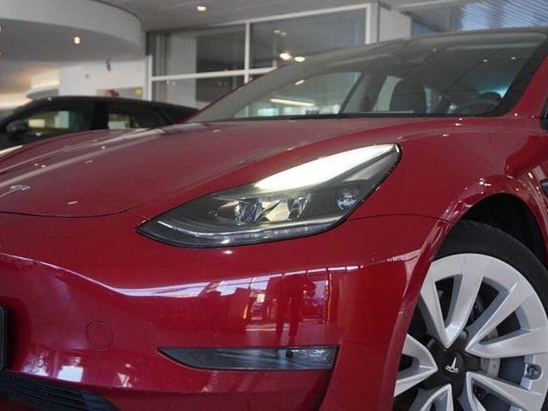 Gebraucht Tesla Model 3 366 kW (498 PS) 2022 Rot metallic Limousine