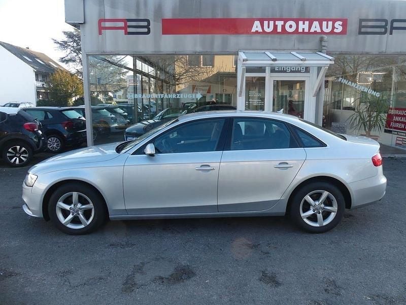 Silber Gebraucht 2012 Audi A4 Ambiente Limousine | 9.990 € (Fairer Preis) - Bild 1/4
