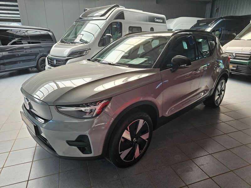 Vapour grey / metallic Gebraucht 2024 Volvo XC40 Plus SUV | 39.900 € (Fairer Preis) - Bild 1/4
