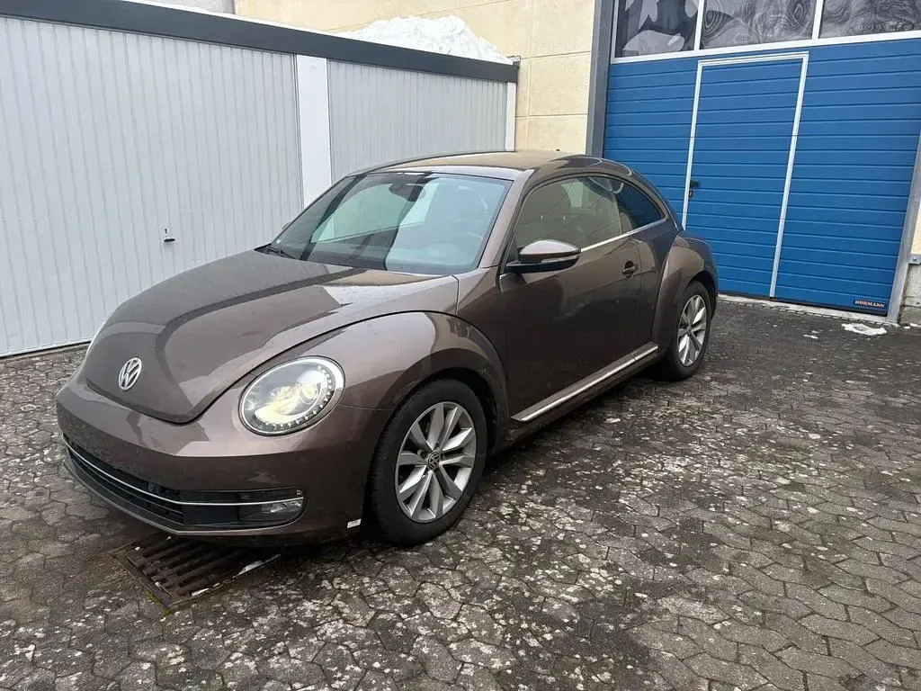 Używany VW Beetle Edition 105 KM (77 kW) 2012 Brązowy Hatchback