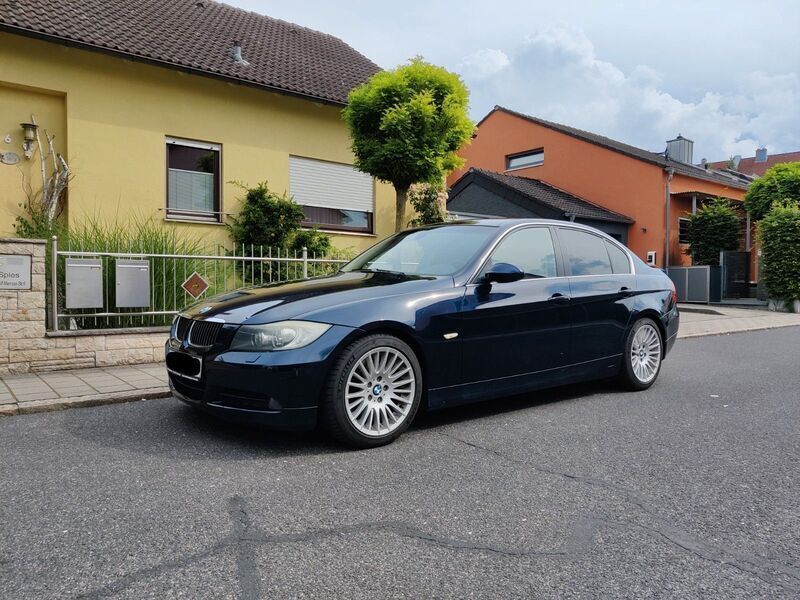 Gebraucht BMW 325 262 PS (192 kW) 2008 Blau Limousine