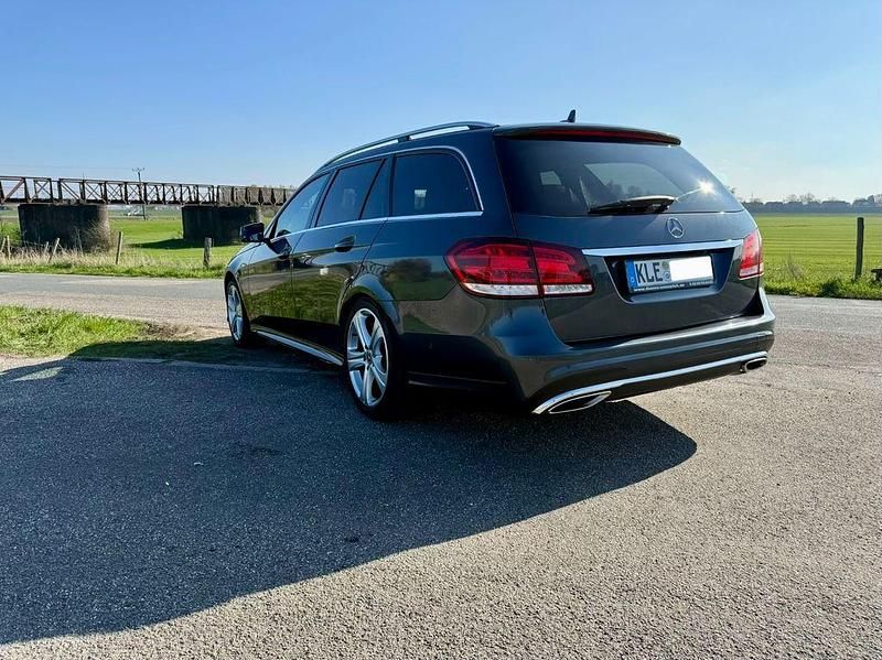 Gebraucht Mercedes E350 AMG 258 PS (189 kW) 2016 Grau Kombi