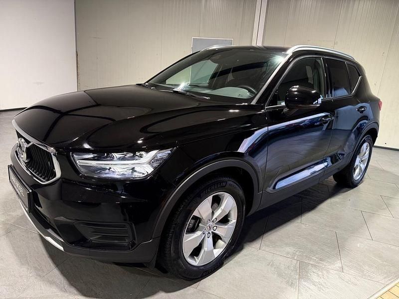Schwarz Gebraucht 2021 Volvo XC40 Momentum SUV | 27.990 € (Superpreis) - Bild 1/4