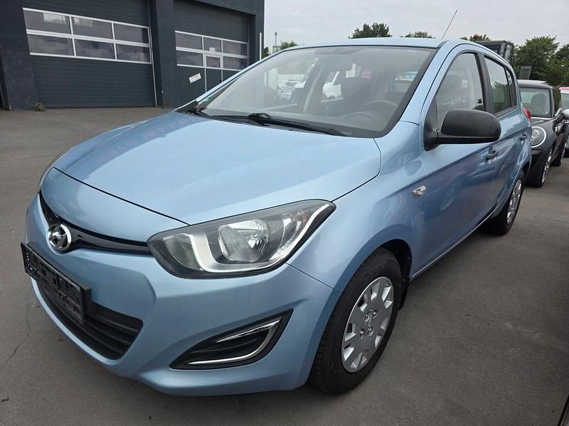 Blau Gebraucht 2013 Hyundai i20 Kleinwagen | 3.200 € (Guter Preis) - Bild 1/4