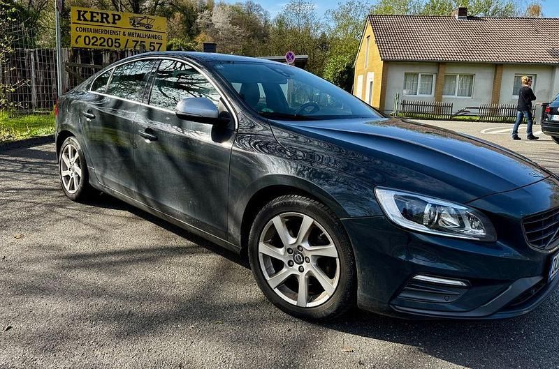 Gebraucht Volvo S60 R-Design 163 PS (119 kW) 2013 Schwarz Limousine