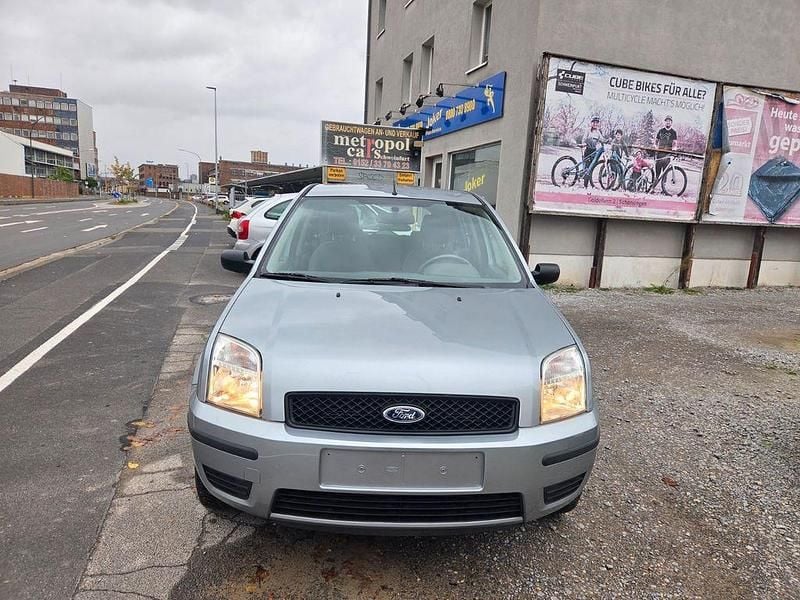 Silber Gebraucht 2005 Ford Fusion Ambiente Limousine | 2.990 € (Fairer Preis) - Bild 1/4