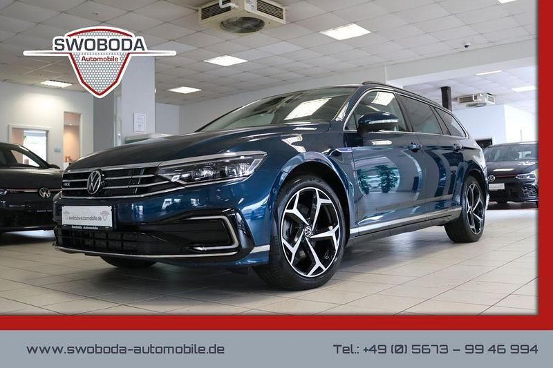 Blau Gebraucht 2021 VW Passat GTE Kombi | 27.950 € (Etwas zu teuer) - Bild 1/2
