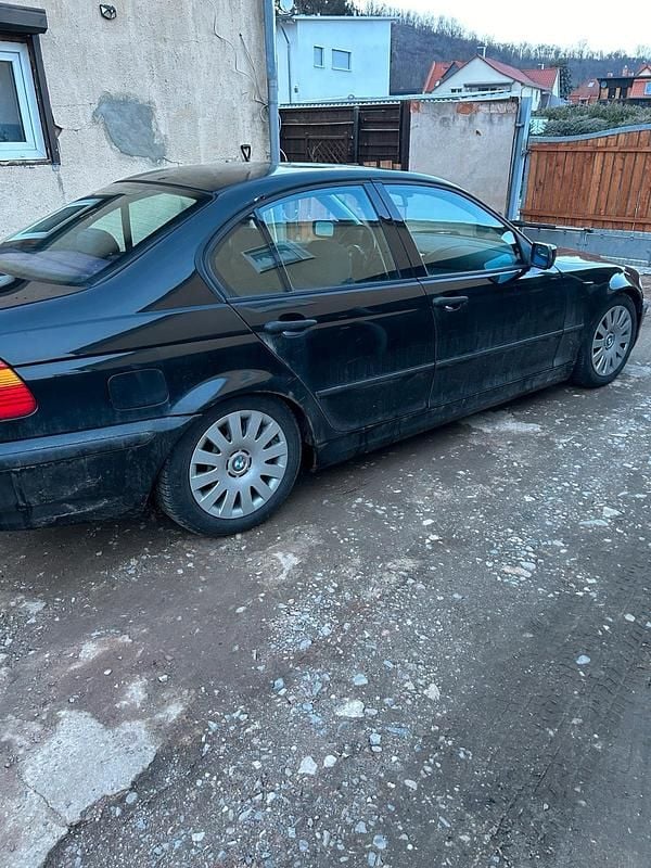 Gebraucht BMW 318 M Sport 116 PS (85 kW) 2003 Schwarz Limousine