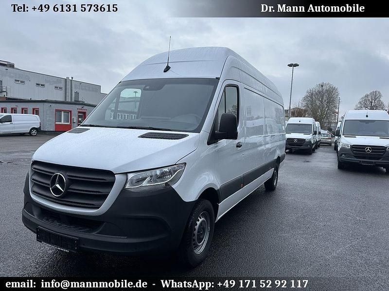 Gebraucht Mercedes Sprinter 170 PS (125 kW) 2021 Arktikweiss Van