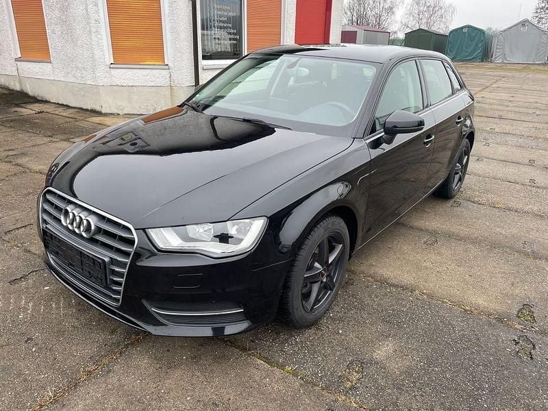 Gebraucht Audi A3 Ambiente 110 PS (80 kW) 2014 Schwarz Limousine