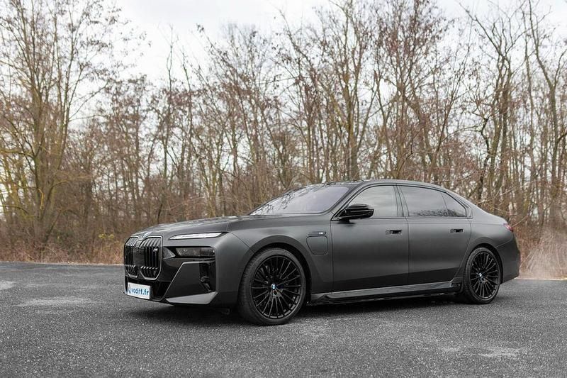 Gebraucht BMW M760e 571 PS (419 kW) 2024 Limousine