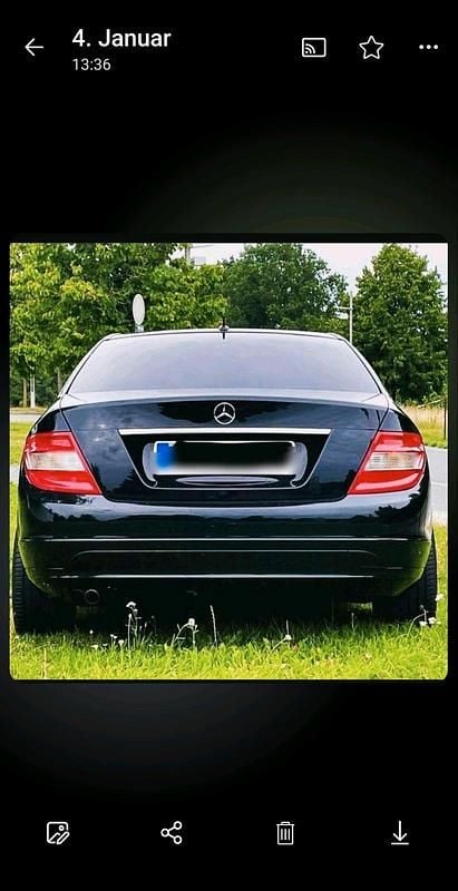 Schwarz Gebraucht 2017 Mercedes C180 Limousine | 6.700 € - Bild 1/4