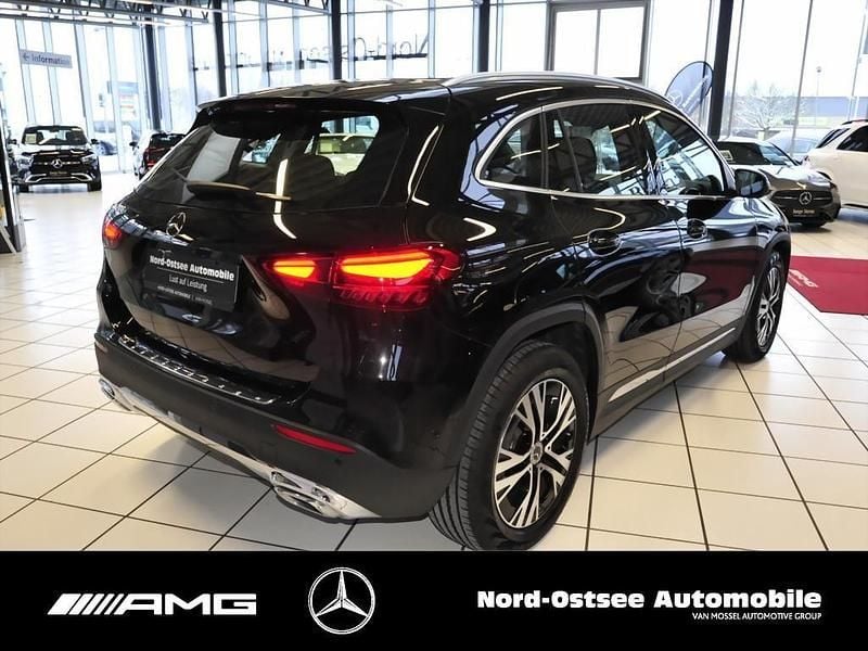 Gebraucht Mercedes GLA200 Progressive 150 PS (110 kW) 2025 Metalliclack kosmosschwarz SUV