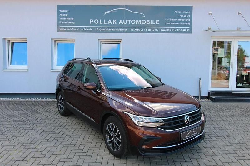 Braun Gebraucht 2020 VW Tiguan Life SUV | 21.490 € (Fairer Preis) - Bild 1/4