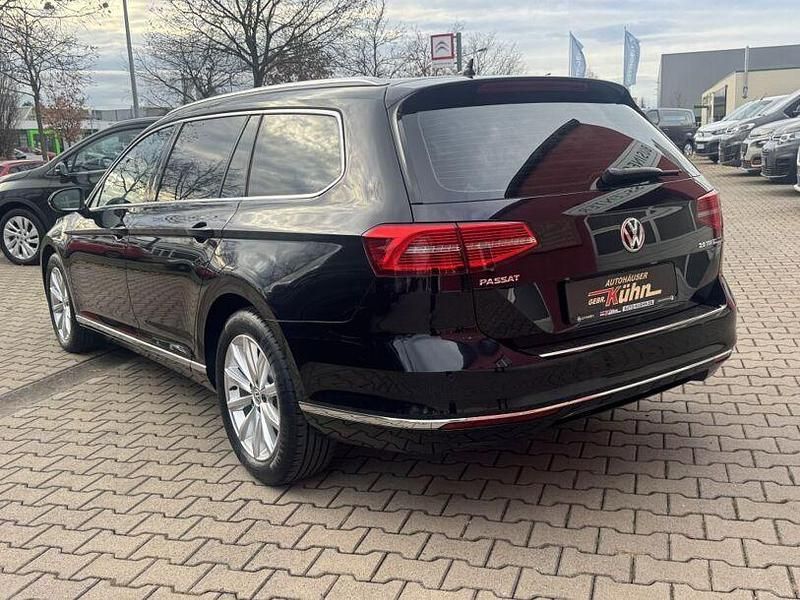 Gebraucht VW Passat Highline 150 PS (110 kW) 2016 Schwarz Kombi
