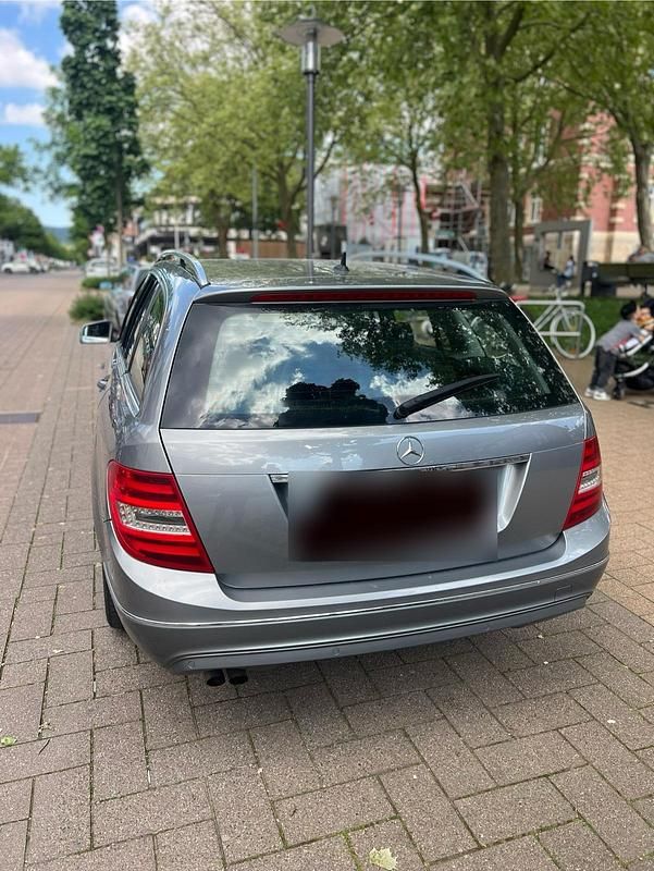 Gebraucht Mercedes C200 2011 Grau Kombi
