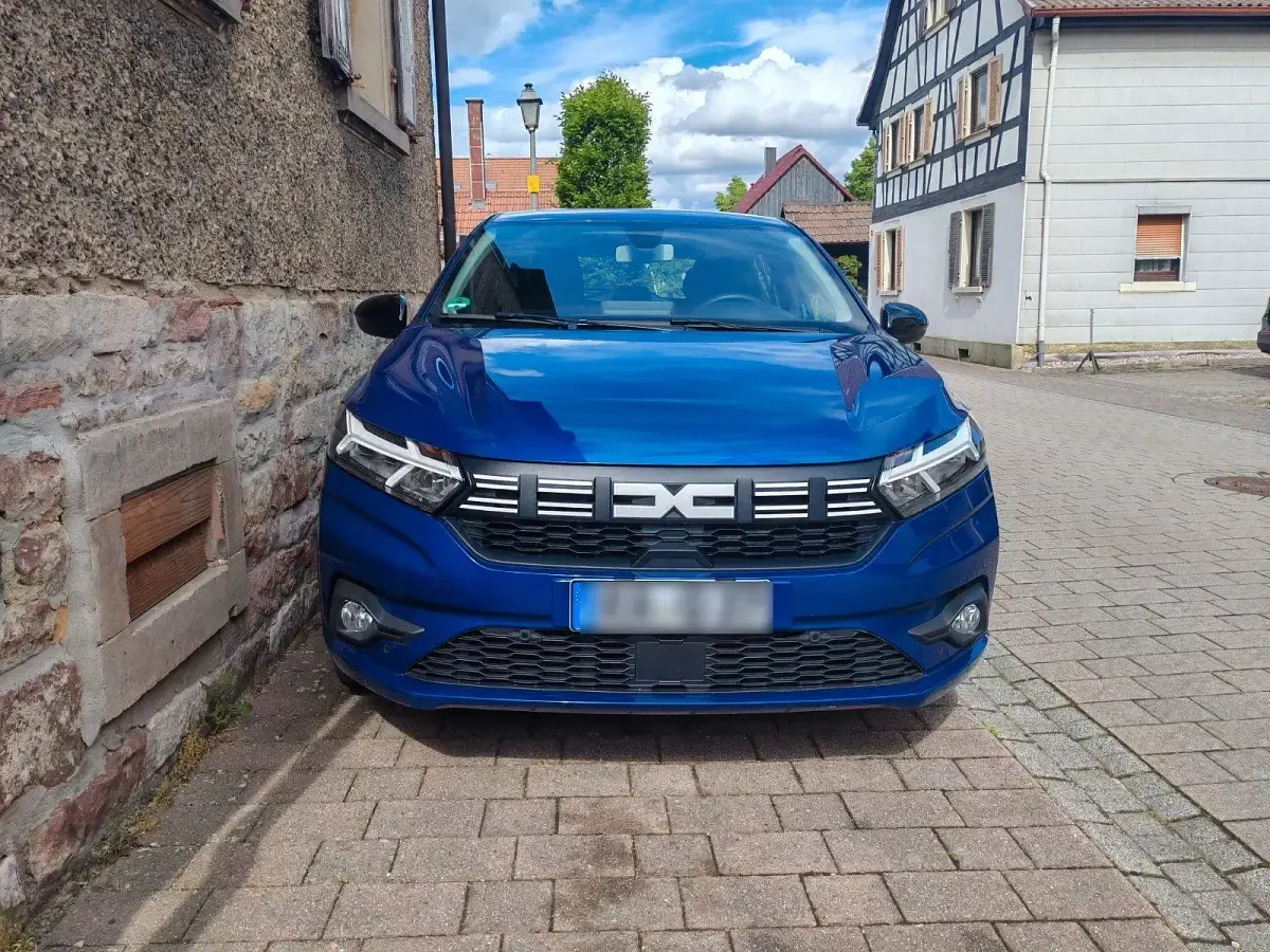 Gebraucht Dacia Sandero Expression 91 PS (66 kW) 2023 Blau Limousine