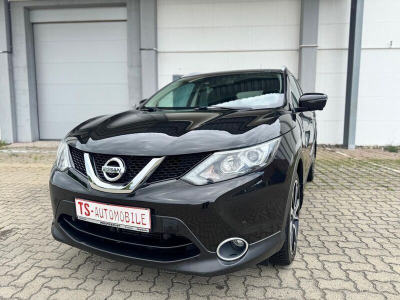 Schwarz Gebraucht 2015 Nissan Qashqai Tekna SUV | 11.990 € (Guter Preis) - Bild 1/4
