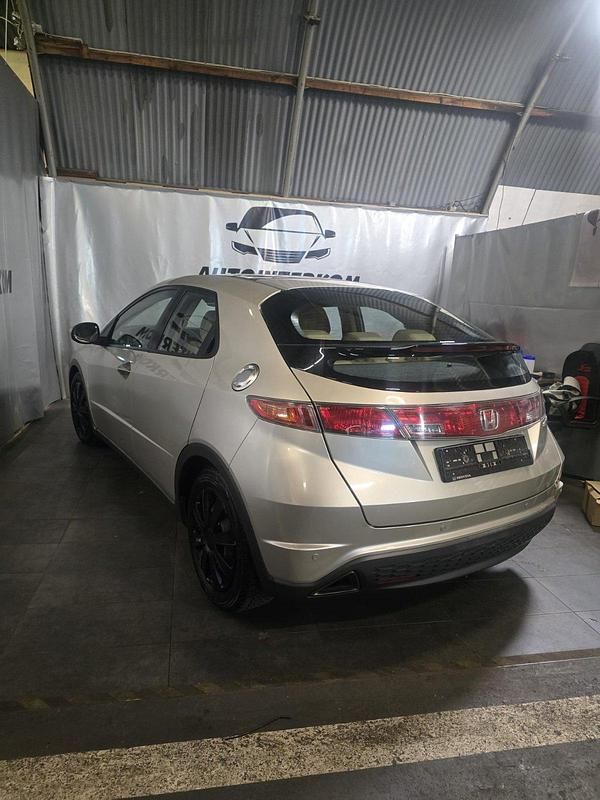 Gebraucht Honda Civic 140 PS (102 kW) 2007 Grau Limousine