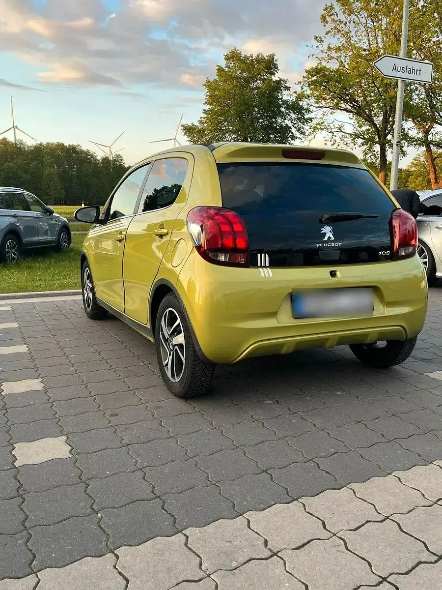 Gebraucht Peugeot 108 Collection 72 PS (52 kW) 2019 Grün Limousine